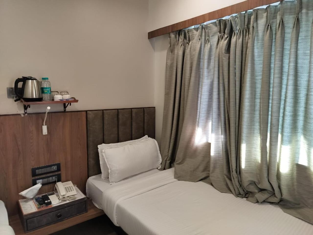 Hotel Olten Mumbai Bagian luar foto
