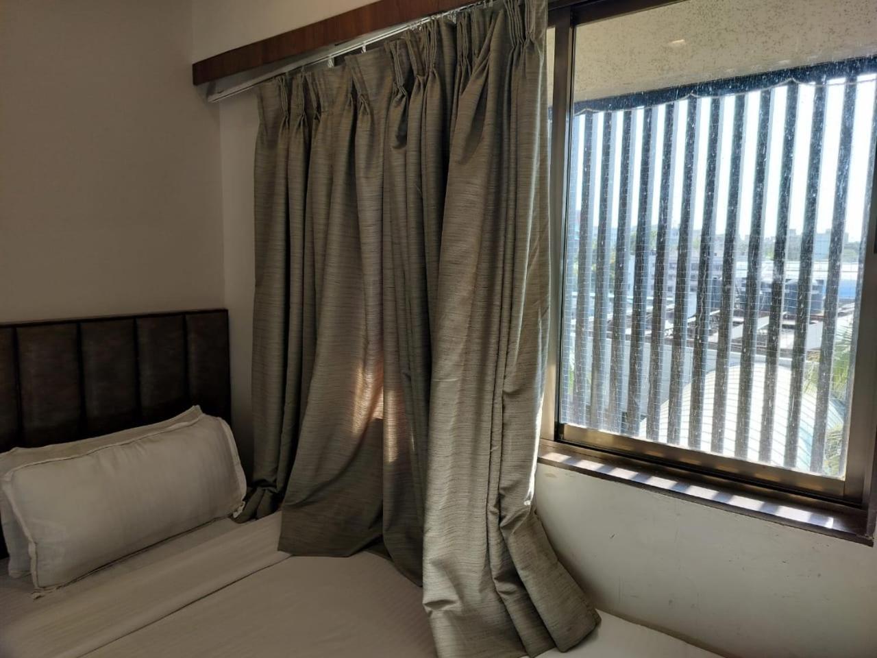 Hotel Olten Mumbai Bagian luar foto